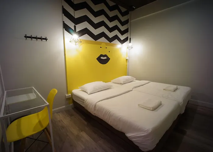 Brb Silom Albergue