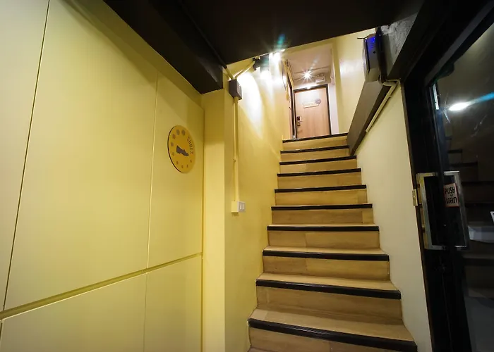Brb Silom Albergue