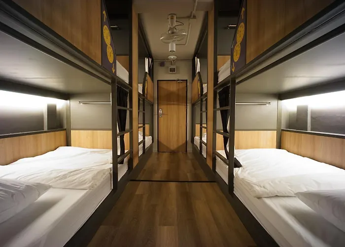 Brb Silom Albergue *