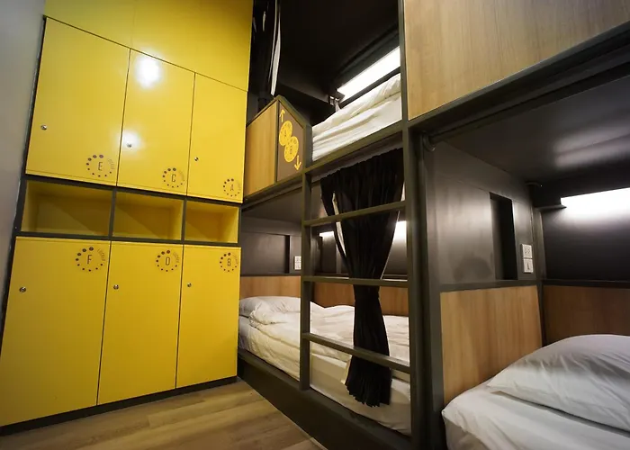 Brb Silom Albergue